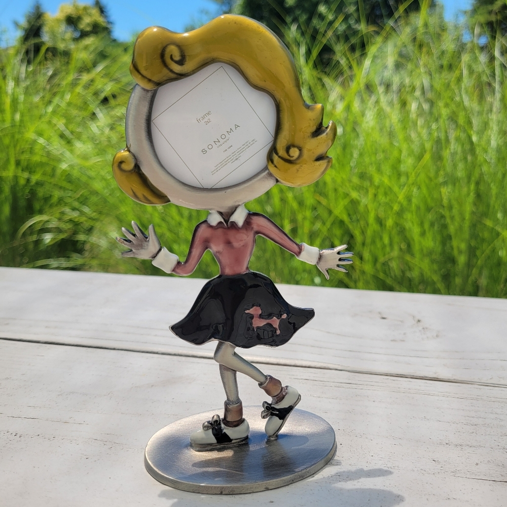 Girl with Poodle Skirt Picture Frame ~ 1950s Vibe! ~ Needs Repair ~ Metal ~ Cute - Picture 2 of 14